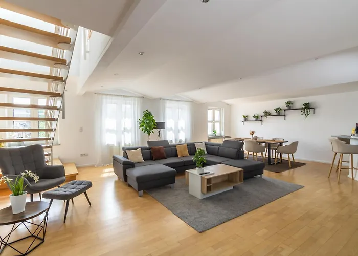 Penthouse-Maisonette - City Center, Highspeed Internet, Garage